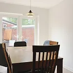Coventry Deluxe Rooms By Payman Club