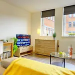 Modern & Stylish 2Br Apartment - Queens House