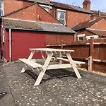Coventry Cosy House, City Centre, Free Parking, Sleeps 5, By Empower Homes