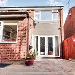 Large 4 Bedroom House In Central Coventry