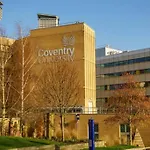 Homely 3 Bed Town House In Coventry City Centre