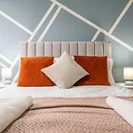 Jkg Property Solutions Presents Cosy City Apartment