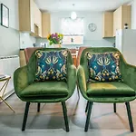 Pipkin Place Serviced Apartment Coventry