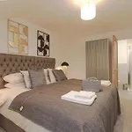 Just Launched! Modern 2-Bed Flat - Sleeps 6 - Free Parking