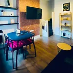 Spacious Four Bedroom Home 3 Bathrooms - Coventry