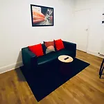 Spacious Four Bedroom Home 3 Bathrooms - Coventry