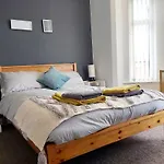 Comfy 4 Bed Home Away From Home