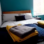 Comfy 4 Bed Home Away From Home