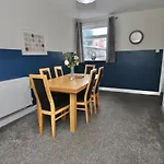 Mount House - Tranquil 4-Bed Gem, 10 Min Walk To Coventry Centre