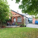 Beautiful 5 Bedroom House In Great Location.