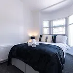 Tanzanite - 5 Bedroom House / Sleeps 10