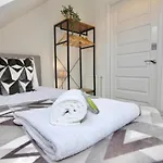 Canalview House - Fully Furnished Coventry City Centre Home