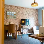 Entire Ground Floor Modern Apartment In Coventry City Centre