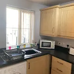 Coventry City Centre Townhouse With Private Parking