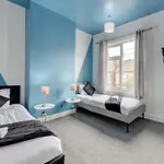 Cheerful 2 Bedroom Home, Sleeps 5 Guest Comfy, 1X Double Bed, 3X Single Beds, Free Parking, Free Wifi, Suitable For Business, Leisure Guest,Coventry, Midlands