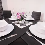 Michaelmas Coventry - 2 Bed House Apartment
