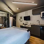 Bramble Studios - Luxury 1-Bed Serviced Suites