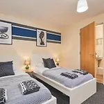Large 2 Bed In Central Coventry - Sleeps 6 - Parking