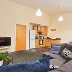 Large 2 Bed In Central Coventry - Sleeps 6 - Parking