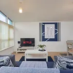 Ideal 2 Bed In Central Coventry - Parking