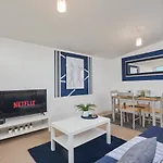 Ideal 2 Bed In Central Coventry - Parking
