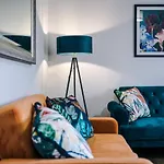 Westwood Lodge Serviced Apartment