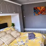 4 Bedroom House Coventry Sleep 9 + 3Parking Spaces