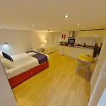Cosy Escape - Studio Apartment In Coventry City Centre