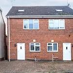 Cv1 Exclusive Contractors & Travellers Home 5 Min To Ricoh Arena 5 Mins To City Centre 2X Free Car Parking Spaces Free Wifi Free Netflix Sleeps 8
