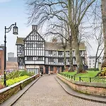 5 Priory Row