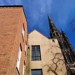 1 Castle Yard