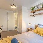 Stylish 5-Bed Home, Each With En-Suite And Own Tv
