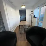Stylish Town House - Modern Double Room - 3