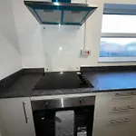 Stylish Town House - Modern Double Room - 4