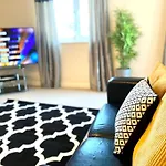 Amazing 2-Bed City Centre Apt With Parking
