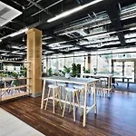 For Students Only Ensuite Bedrooms With Shared Kitchen At The Oaks In Coventry