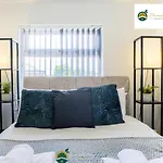 3 Bedroom Coventry House By Passionfruitproperties With Free Wi-Fi, Large Garden And Driveway - 52Nrc
