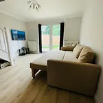 Mezzo House- Entire Property