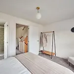 Coventry Home For 6+2, 150Mbp Wi-Fi + Parking