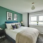 Coventry Home For 6+2, 150Mbp Wi-Fi + Parking