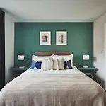 Coventry Home For 6+2, 150Mbp Wi-Fi + Parking