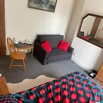 Quite Broad Rest 4
