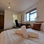 Nice Living Serviced Accommodations 8