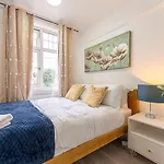 Walsgrave Road - 3 Bedrooms - Free Parking & Wi-Fi