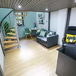 B102 Modern City Loft