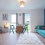 Modern Apartment - Walking Distance To The City Centre - Free Parking, Fast Wi-Fi And Smart Tv With Netflix By Yoko Property