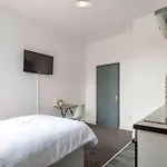 Elegant Studio: Studio Suite 5