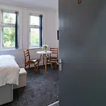 Parkview Studio: Studio Suite 9