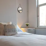 Urban Lux: Studio Suite 4