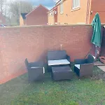 3 Bedroom Affordable Family Detached House - Business Contractors, Midlands Location - Private Garden,Free Car Park,Tv- Netflix And Free Wifi